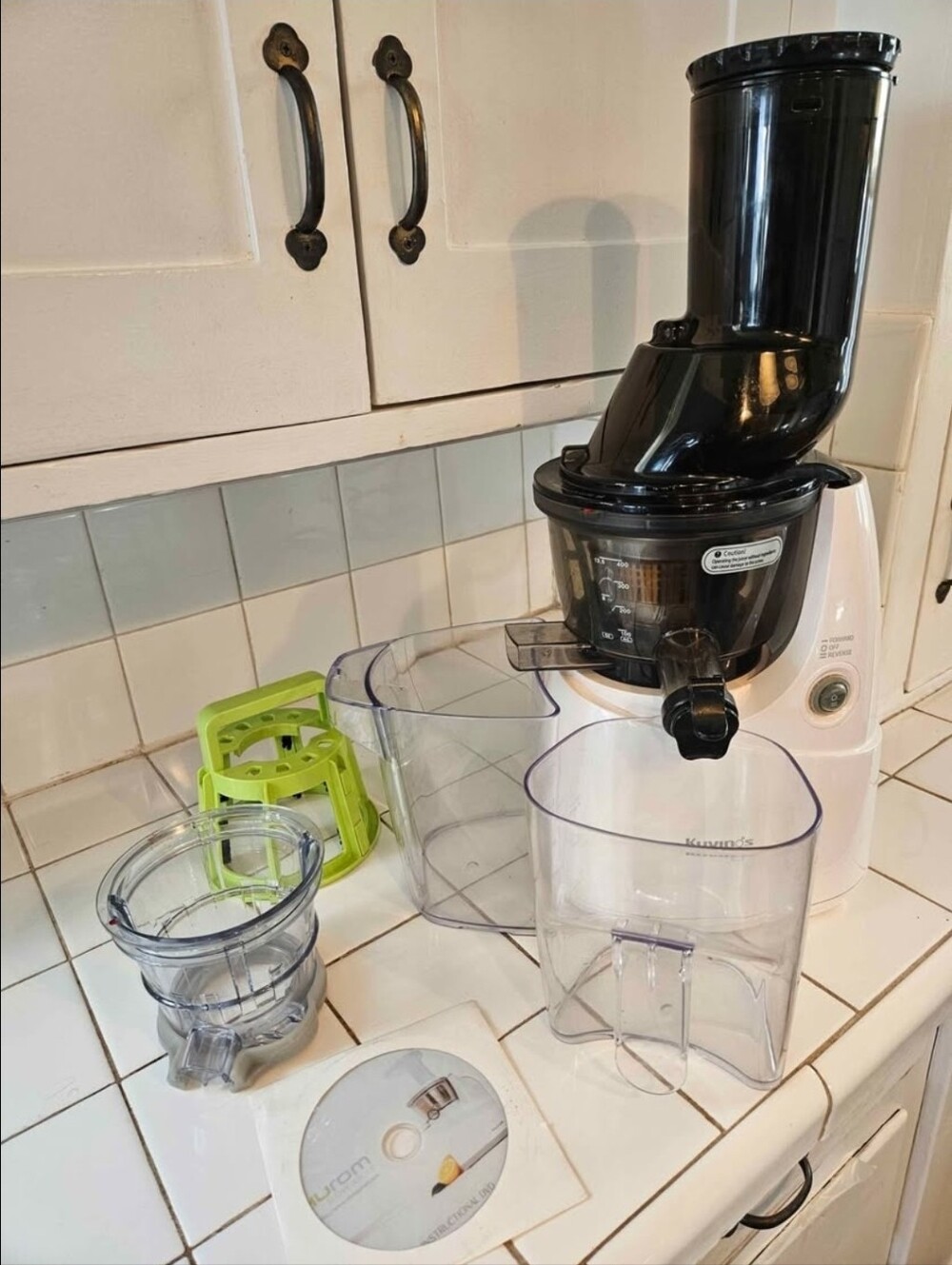 Kuvings Whole Slow Juicer White B6000W with Sortbet Maker, Cleaning Tool Set